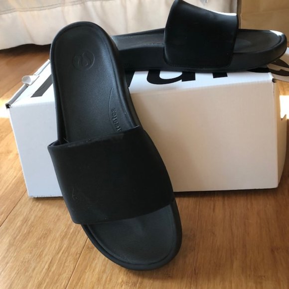 Lululemon Men's Restfeel Slide  (black) size 9 - Picture 1 of 2